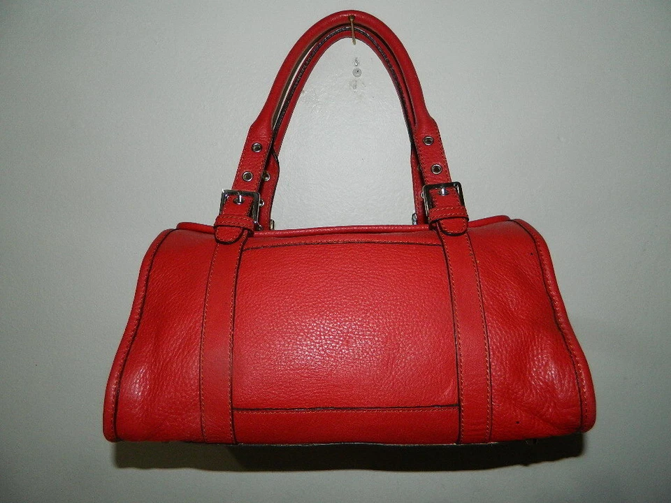BOLSO DE MANO MÁXIMO DE CUERO GRANULADO ROJO Foto 2 de 4