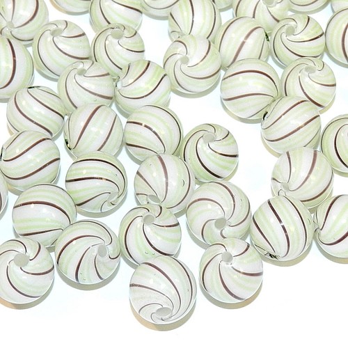 GL2657 White w Brown & Green Swirls 12mm Round Blown Lampworked Glass Bead 25pc - 第 1/2 張圖片