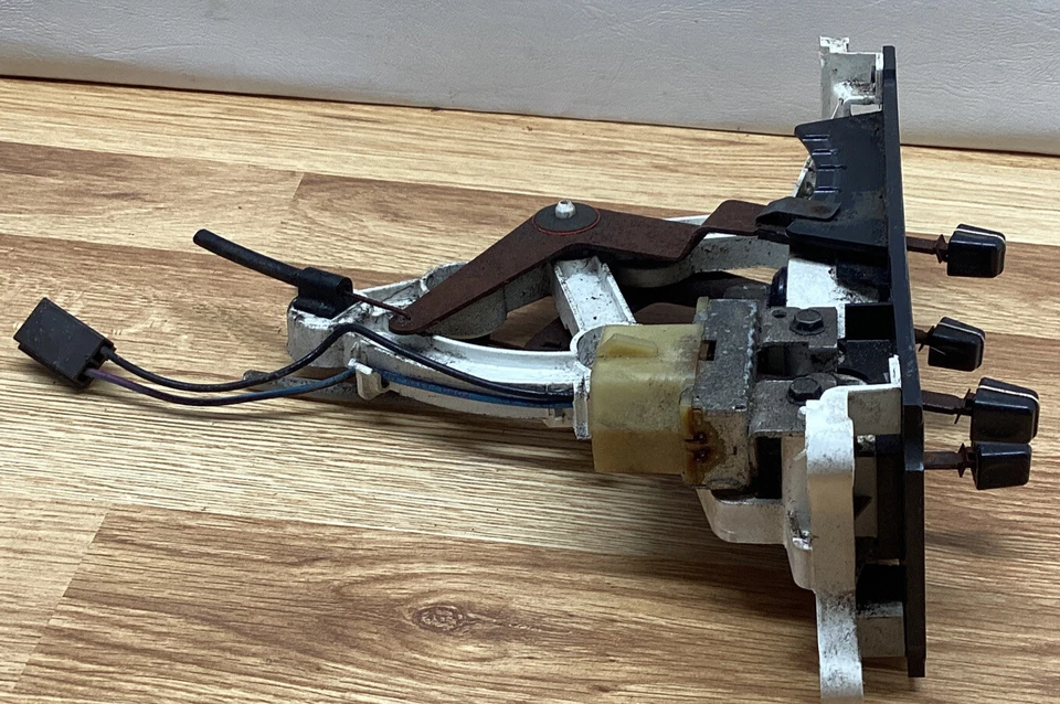 Ford Ranger Bronco II 1987-1988 unidad de control de clima de calefacción de aire acondicionado OEM Foto 3 de 4