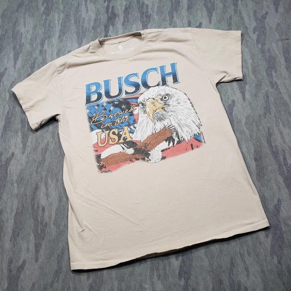 Camisa masculina Junk Food Clothing Bush pequena marrom manga curta cerveja patriótica - Imagem 3 de 4