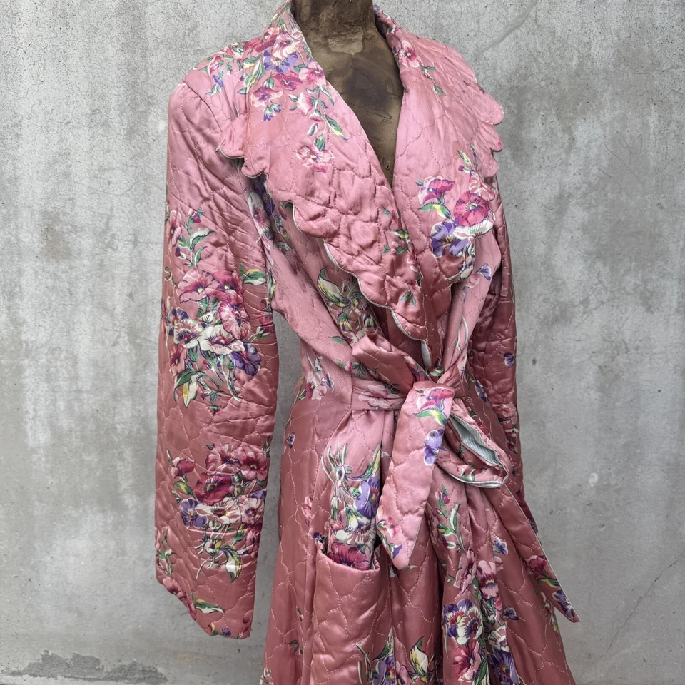 Vintage 1940s Pink Rayon Satin Dressing Gown, Robe, Wrap Dress, Floral Print - Image 2 of 4