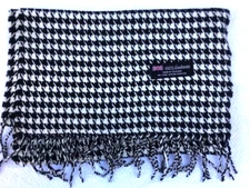 100% Cashmere Winter Scarf Scarve Scotland Warm Houndstooth Black White Wrap NEW