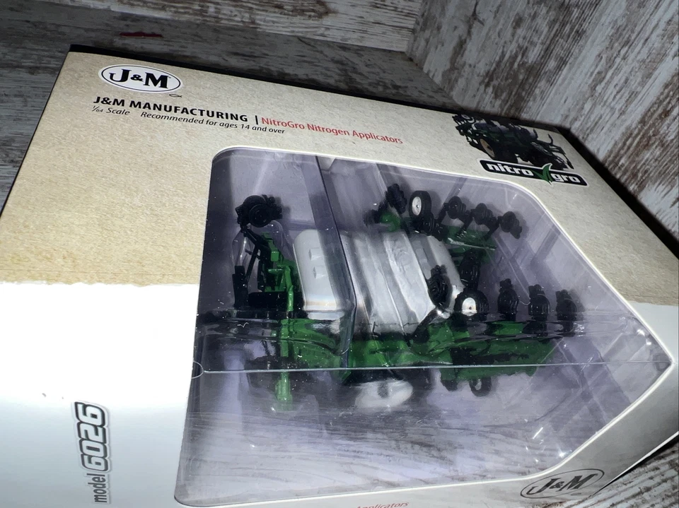 1/64 Scale J&M 6026 Applicator Green Nitrogen Applicator Die Cast Spec Cast - Image 4 of 4