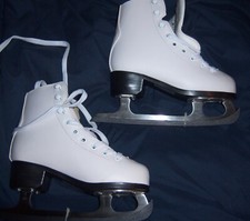 NEW Roces Paradise Lama White Youth Size Ice Skates US M 1or US W 3 New in Box