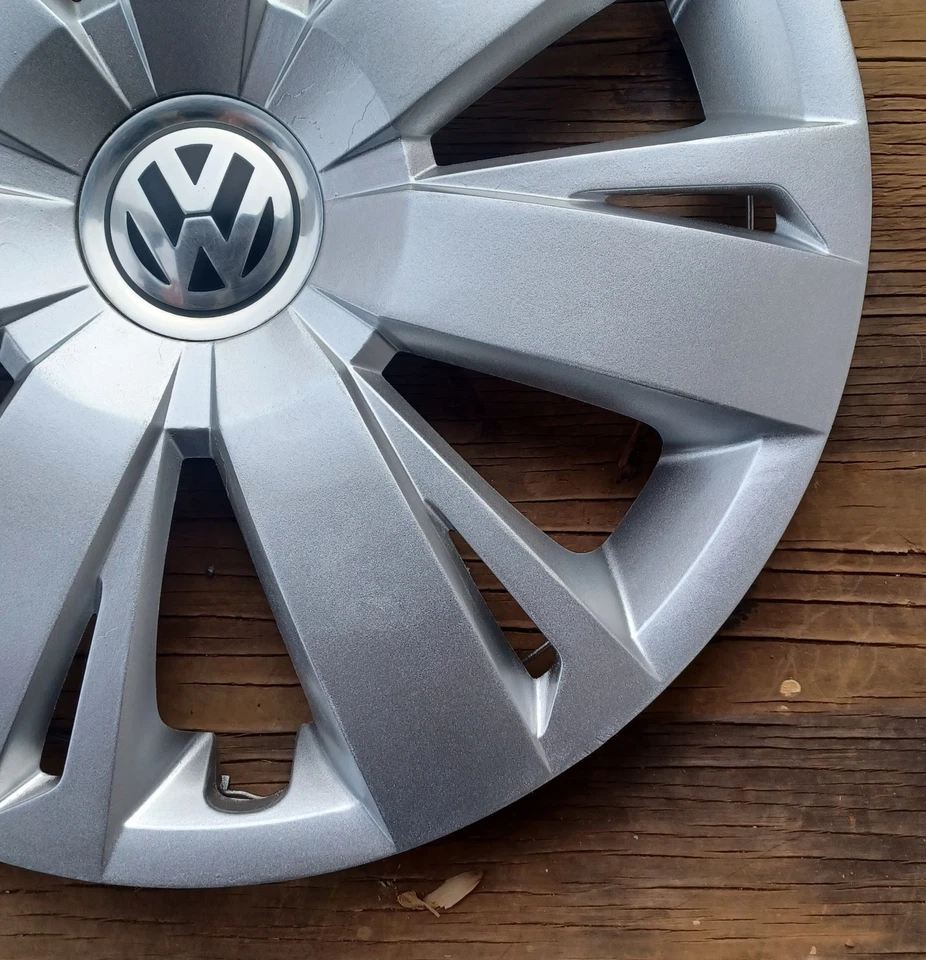 Volkswagen Jetta hubcap 2011 2014 fits 16" p/n 5C0 601147 A, 61563 Repainted - Image 4 of 4