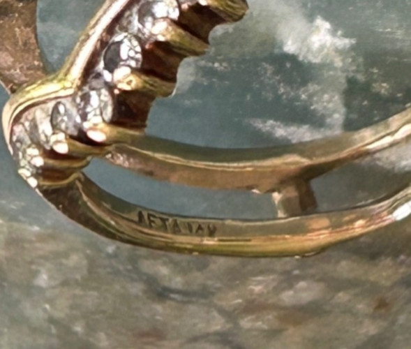 14K YELLOW GOLD DIAMOND INTERLOCKING RING SIZE 8.… - image 16