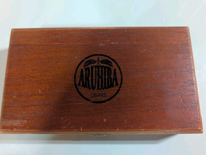 Aruhiba Cigar Box - Empty Excellent Condition 8.75 x 5 x 2