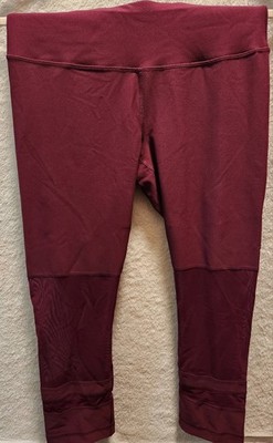 90 Degree by Reflex Active wear leggings Women's Size M Mesh Burgundy Capri