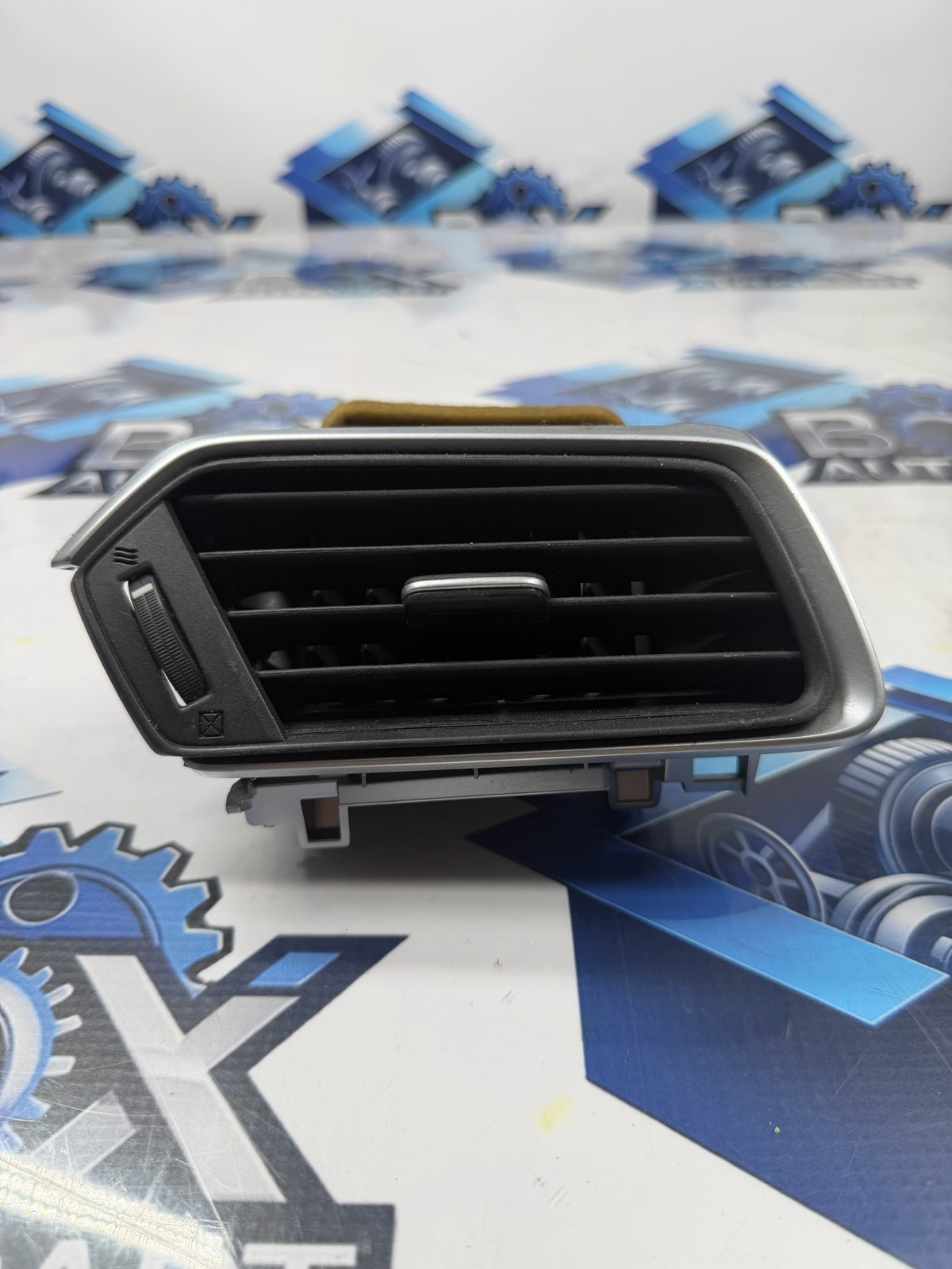 2018-2022 Honda Accord LX DASH OUTER RIGHT PASSENGER AIR OUTLET VENT GRILLE OEM