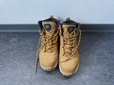 Nike Manoa Stiefel Gelb Nubukleder Knöchelhoch ACG Outdoor-Stiefel EU 41 / US8