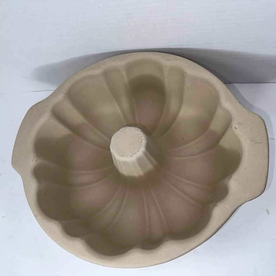 Pampered Chef Bundt Pan Stoneware 10" Fluted 1440 Cake Pan 10in eBay