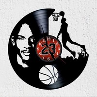 Wanduhr Vinyl Schallplatte Silhouette Spieler Basketball Deko Jordan King