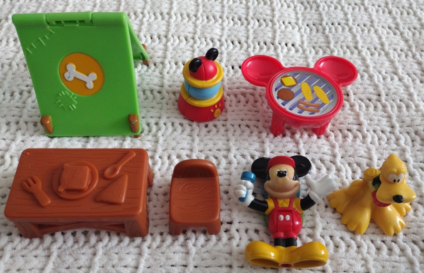Mickey Mouse Clubhouse Outdoors Camp Playset Lantern Pluto Camping BBQ Figures