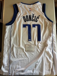 Luka Dončić Dallas Mavericks SIGNED AUTOGRAPH AUTO JERSEY Fanatics Coa R04