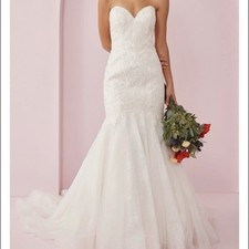 NWT VOW’D Beautiful Sea Dress Wedding Dress Size 10 NWT Mermaid
