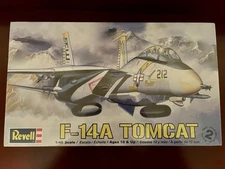 Revell F-14A Tomcat Jet 1:48 Skill 2 85-5803 Sealed