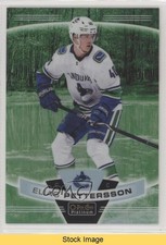 2019-20 O-Pee-Chee Platinum Pond Hockey Green Elias Pettersson #129 READ 1o7y