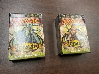 2 barajas temáticas Lorowyn Magic The Gathering Depredación élfica y milicia Kithkin