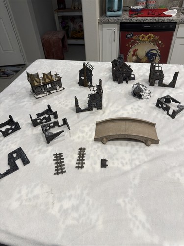 Town Winter wargames scenery Terrain Mordheim Frostgrave etc 28/32mm Lot Misc B