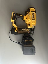 DEWALT DCN660D1R 20V Cordless Finish Nailer With 4ah Battery And Charger