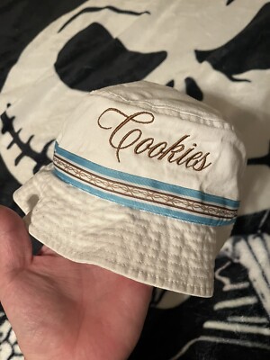 COOKIES LOGO WHITE BUCKET HAT BARBED WIRE XL BERNER FESTIVAL PARTY