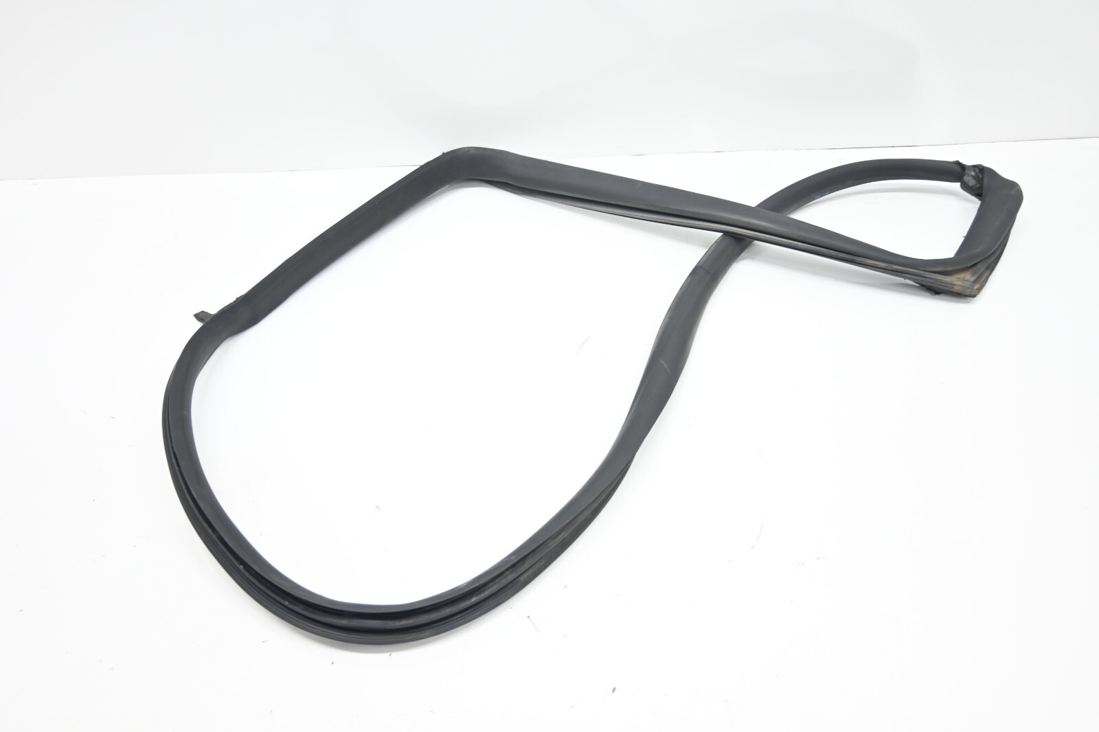 Maserati Ghibli 2014-2020 REAR+RIGHT Weatherstrip