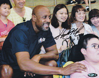 Signed Photo Alonzo Mourning Autograph With Certificate from Treasure Vault