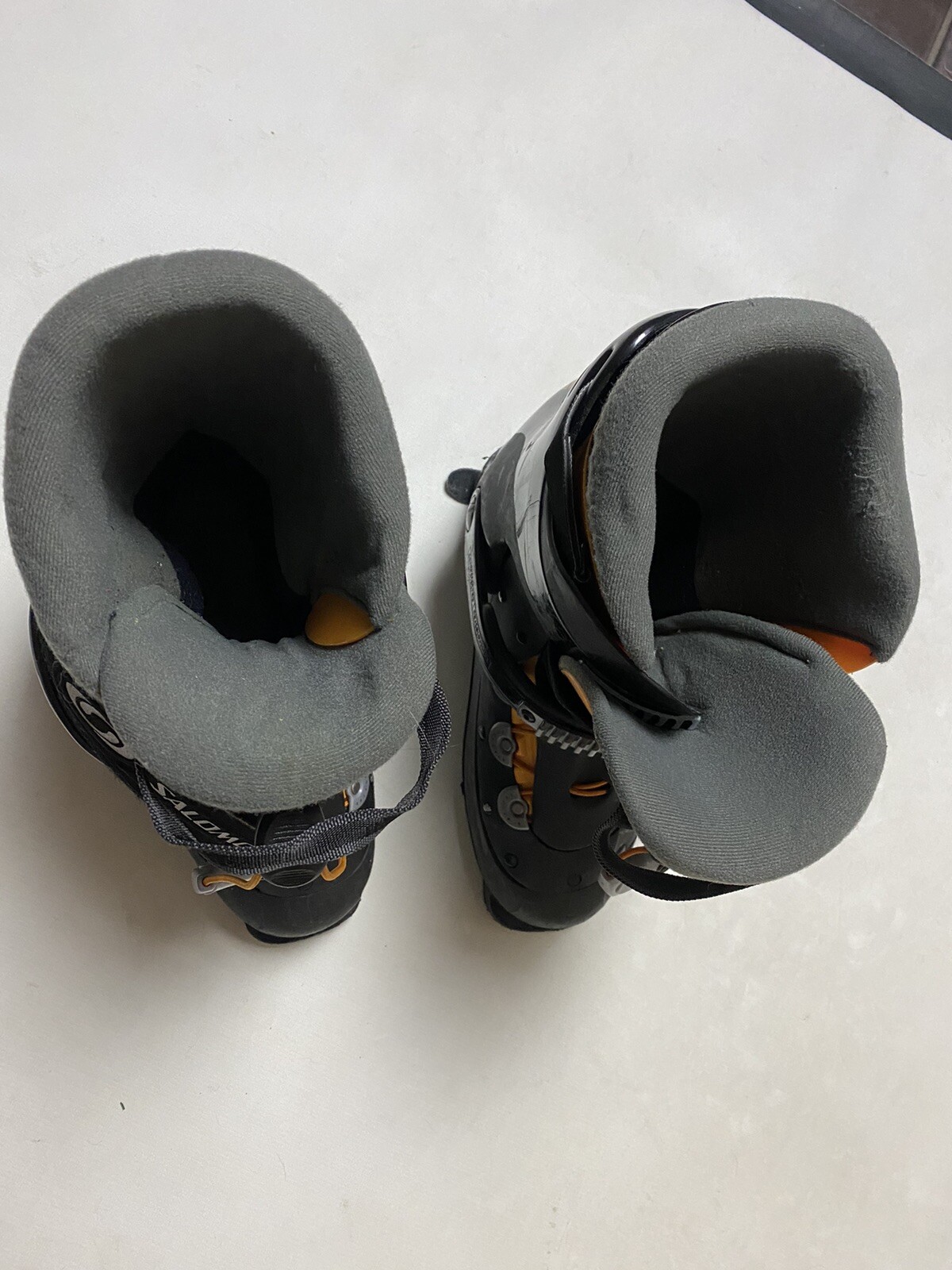 Scarponi da sci Salomon. Taglia UK 8 5 ThermicFit nero arancione con borsa