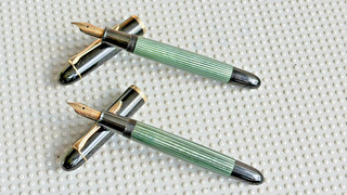 ¡2 HERMOSAS PLUMAS ESTILOGRÁFICAS PELIKAN 140 VINTAGE A RAYAS VERDES!!