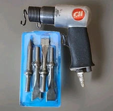 Campbell Hausfeld TL1003 Air Chisel Hammer W/ NEW 4pc Chisel Set
