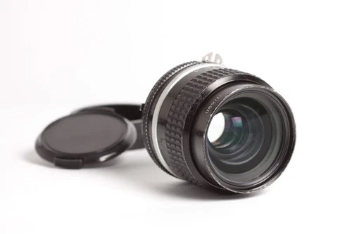 Nikon Nikkor 2/35 AiS Wide Angle Lens f/2 35mm Wide Angle Lens