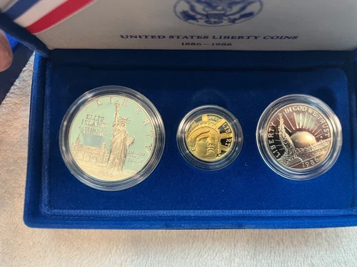 1986 Unites States Liberty Coins MINT SET  5$ Gold and Silver Dollar Half Dollar
