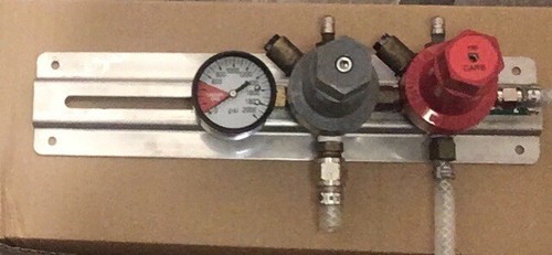 CORNELIUS CO2 DUAL REGULATOR (NEEDS LOW & HIGH PRESSURE GAUGES).