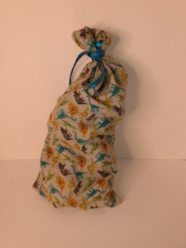 Dinosaurier Konvolut (37) Artikel mit Aufbewahrungstasche - Bild 1 von 12