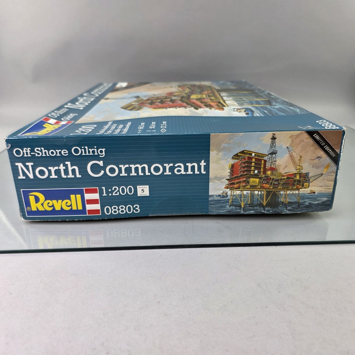 REVELL 1:200 North Cormorant Off-Shore Oilrig Model Kit 08803