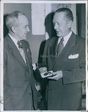 1950 Seattle Mayor William Devin Honors Boater Stanley Sayres Sports 8X10 Photo