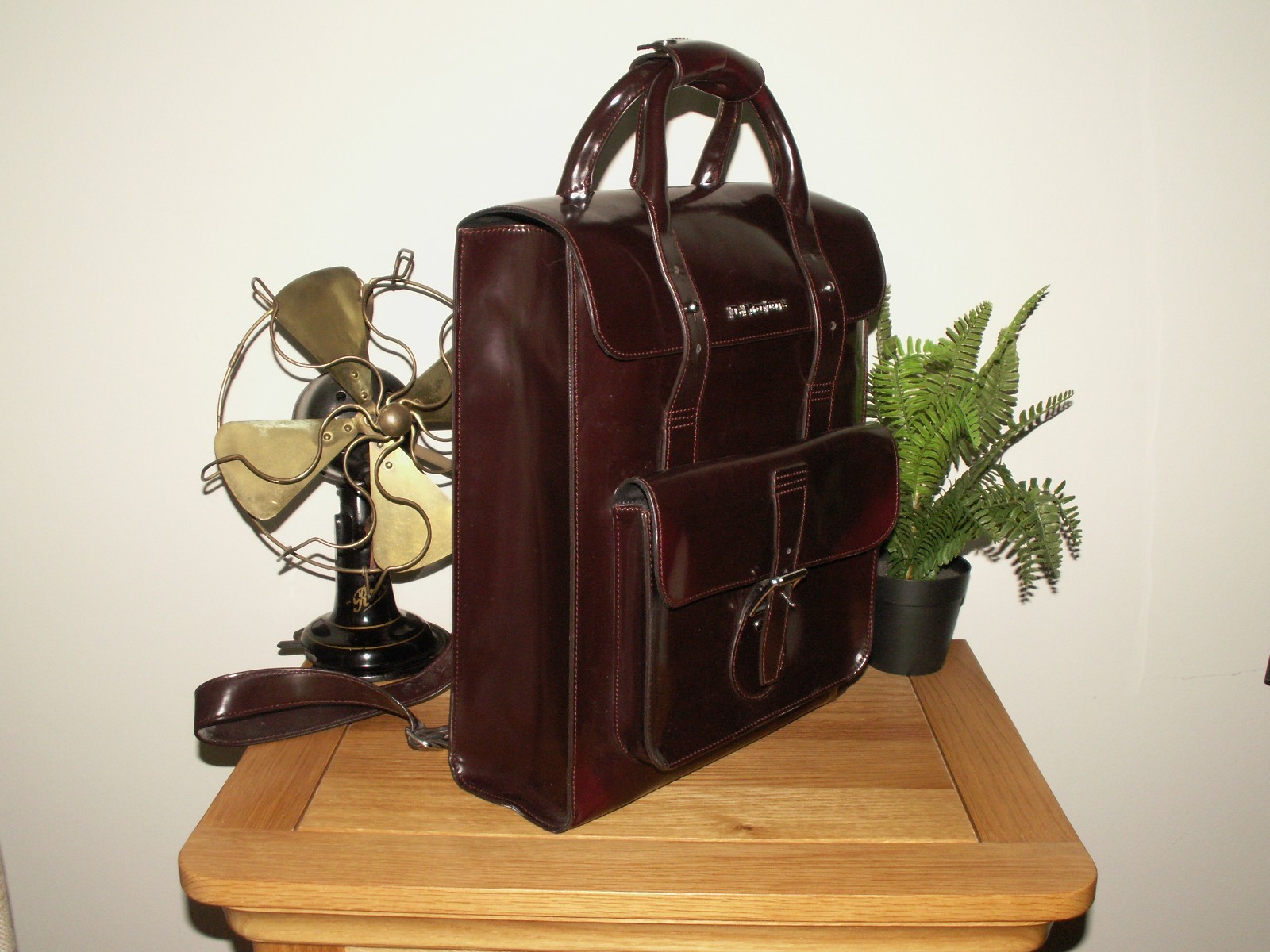 Zaino Dr. Martens Vegan in pelle rosso ciliegia Oxford sfregamento 12x15 308