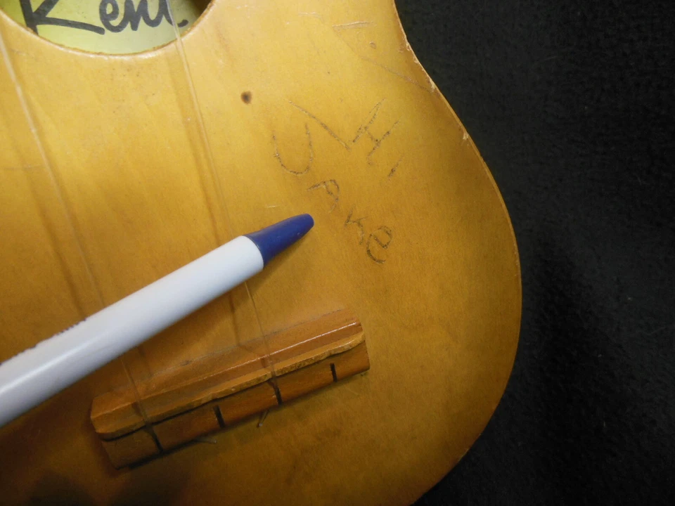 Vintage KENT UKULELE Poor Condition Japan  - Image 2 of 4