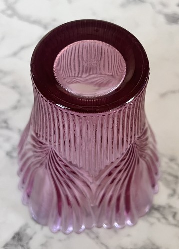 Vintage Fenton Art Deco Pink Pressed Glass Vase Spun Drapery Hollywood Regency - Picture 5 of 5