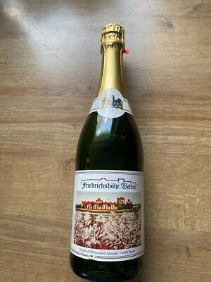 Biete eine Flasche Sekt 2010 ''Friedrichshöhe Werder'' Bernard-Massard. 11%, 750ml