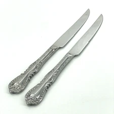 2 Reed & Barton LOUIS PHILIPPE Steak Knives Stainless Flatware Glossy 8-3/4 inch