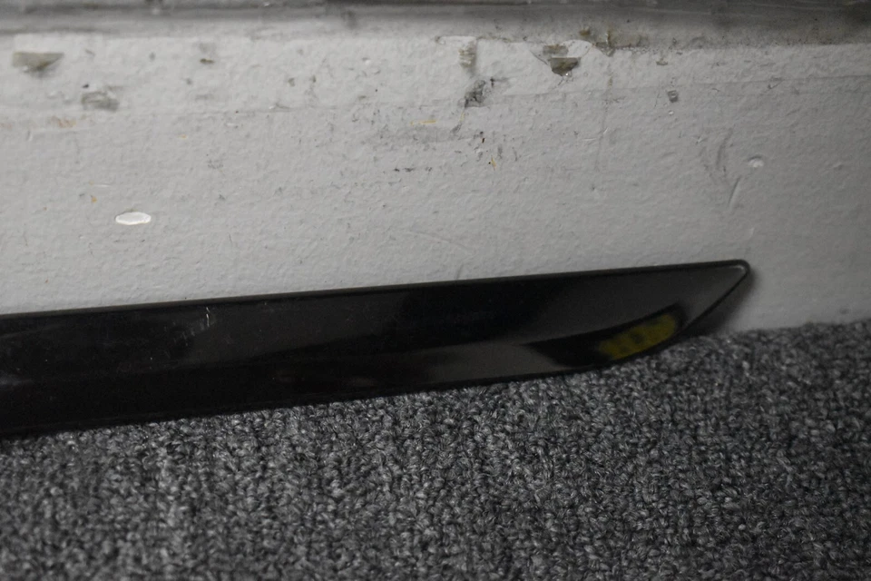 BMW M760I xDRIVE 2020-2021 BASE MOLDURA LATERAL TRASERA FABRICANTE DE EQUIPOS ORIGINALES Foto 3 de 4