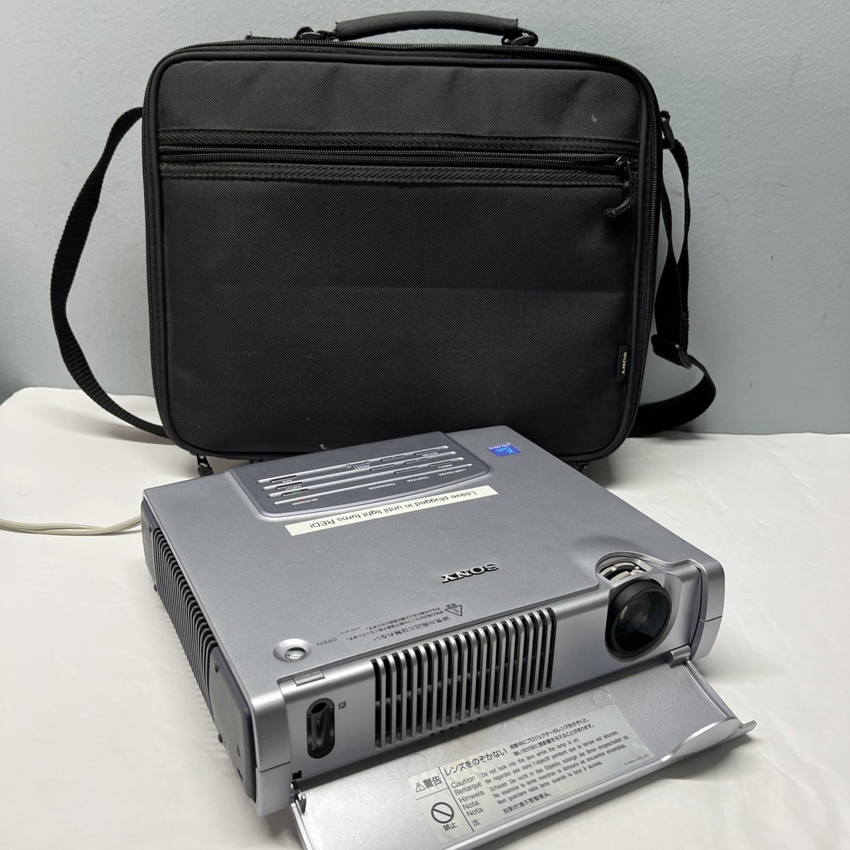 Sony VPD-MX10 Projector XGA Portable Projector w/Case, Power Cord 