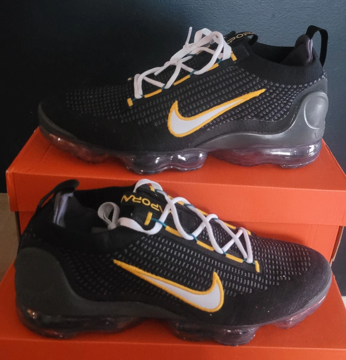 Nike Air VaporMax 2021 Flyknit Black University Gold for  display picture 1