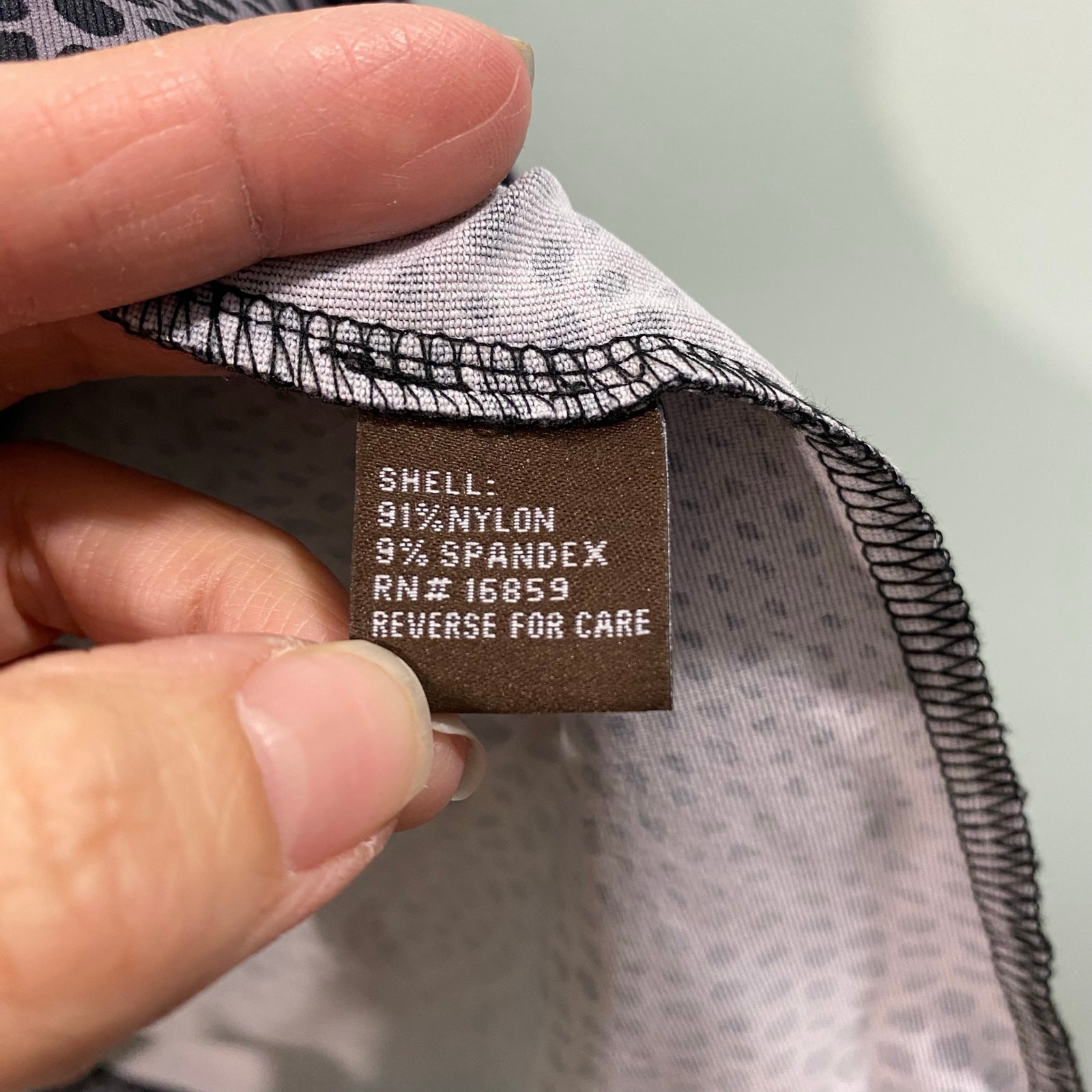 J. McLaughlin Grey Python Print Catalina Cloth Pa… - image 7