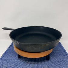 Vintage No 8 Cast Iron Skillet 10.5โ Double Spout Made In USA Frying Pan