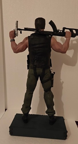 Commando - Arnold Schwarzenegger (John Matrix) Statue 1:3 scale (63x40 cm) - Picture 5 of 16