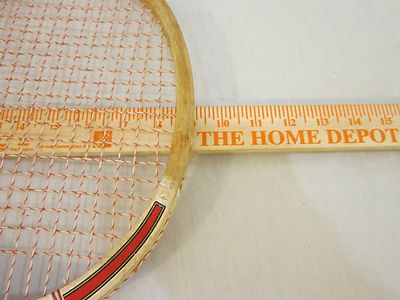 Raquette De Tennis En Bois Vintage Wilson Sport – Années 1950 – Rouge Et Blanc – Collection