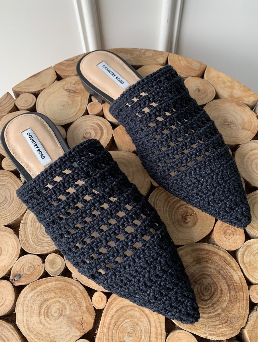 COUNTRY ROAD carly flat black SIZE: 38/ AUS 7, 39/ AUS