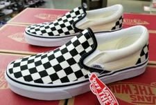 VANS MEN'S CLASSIC SLIP-ON BLACK / OFF WHITE CHECKERBOARD VN000EYEBWW